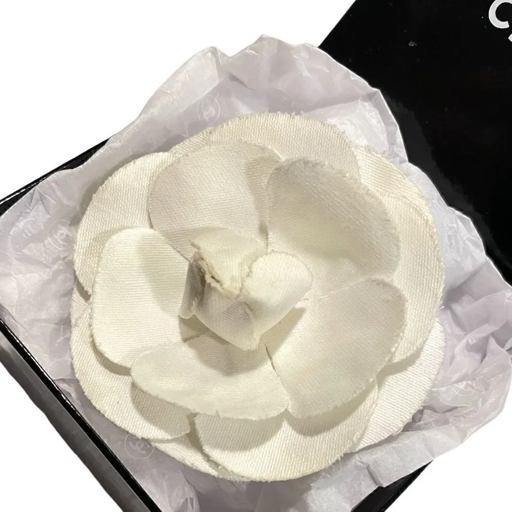 CHANEL RARE Vintage WHITE CAMELLIA FLOWER PIN BROOCH IN ORIGINAL CHANEL GIFT BOX